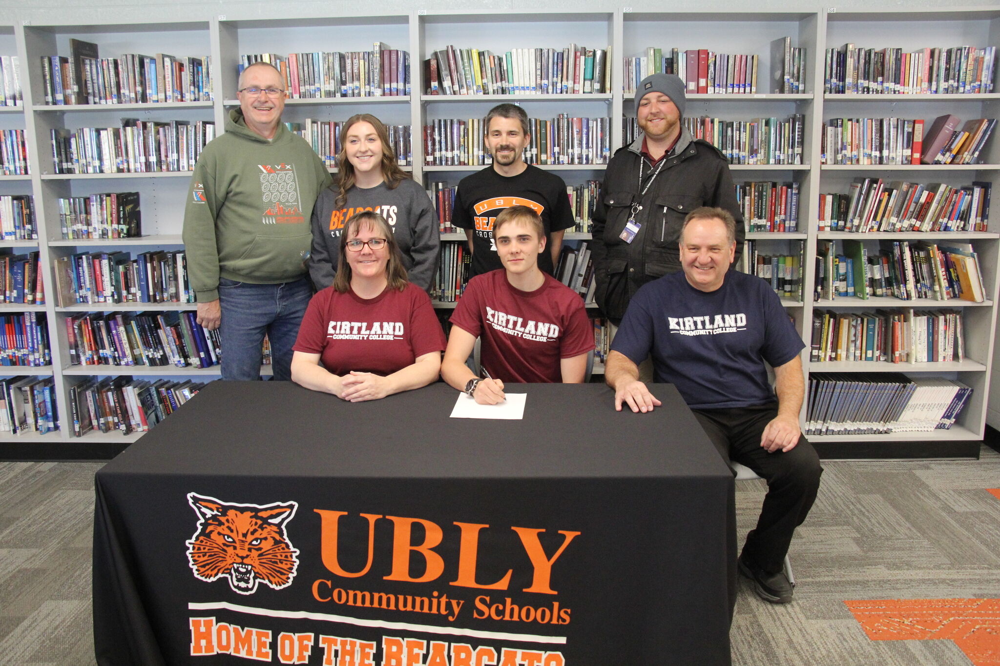 Utah Gusa Signs with Kirkland Commuinty College.